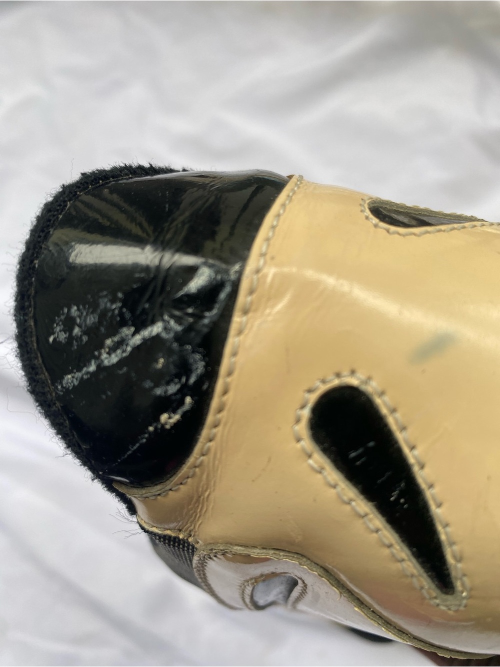 Vintage Chanel CC logo sneakers paten leather womens size 9 lace front FLAWS - Picture 13 of 16